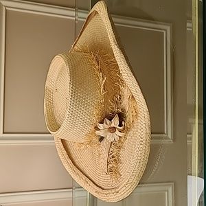Paper straw Sun Hat with flower.